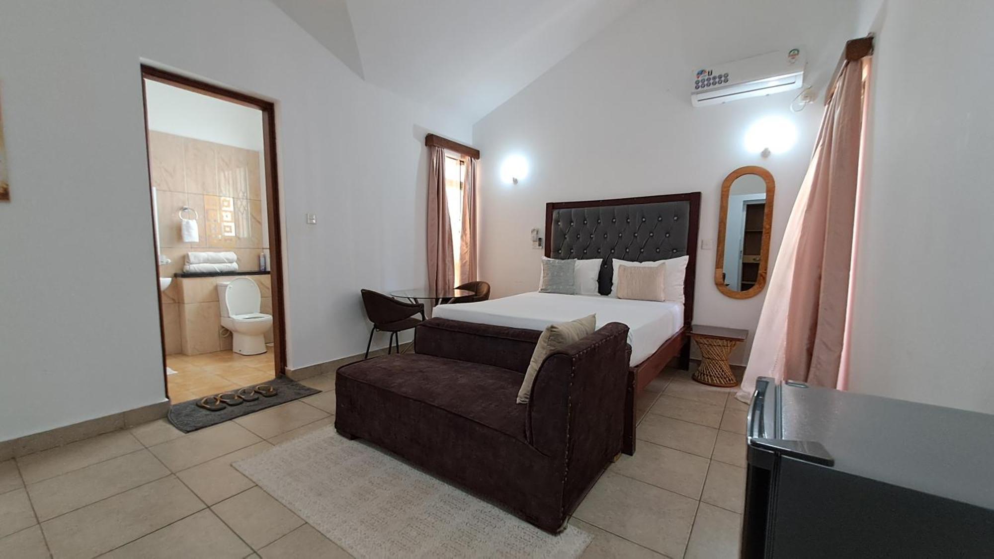 Ary Homestay Nyali- Behind City Mall Nyali Beach Room photo